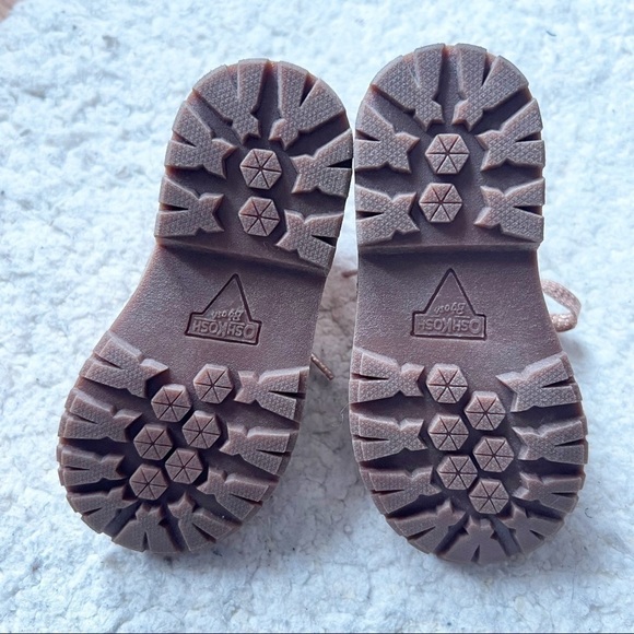 OSHKOSH: Kids Rose Gold Faux Sherpa Lined Boots Sz 7 - Picture 4 of 10